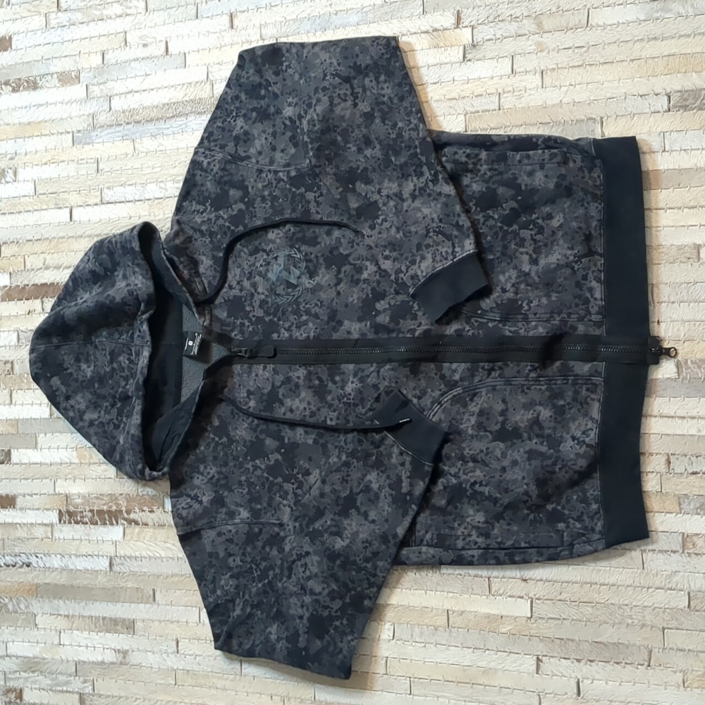 Nike LeBron James Full Zip-Up Camo Hooded Sweatshirt‎